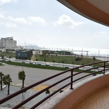 Charming With Sea View Near Lisbon 아파트 *