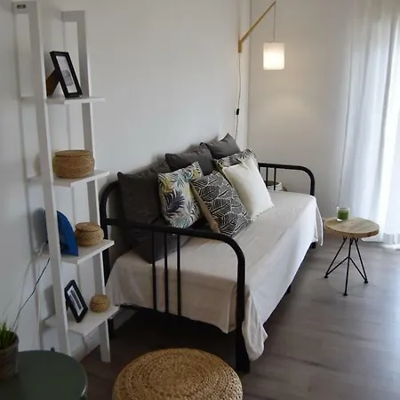 Charming With Sea View Near Lisbon